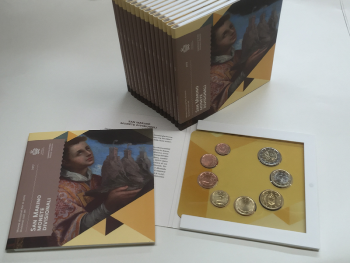 Brilliant uncirculated divisional coin set 2017 with new national sides