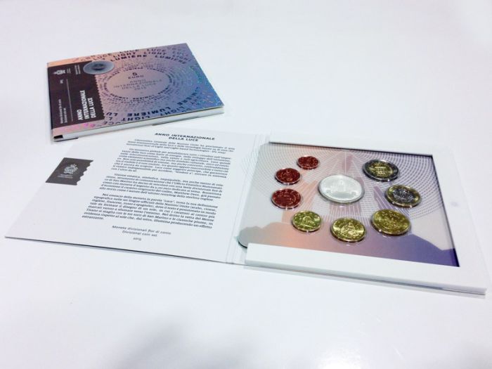 Divisionale fdc + 5 Euro 2015 9 pz.